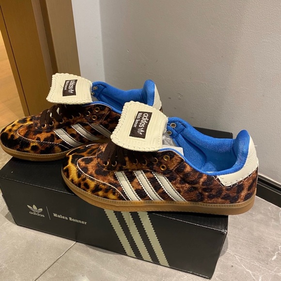 Adidas Leopard Print Sneakers with Blue Lining - Picture 1 of 6